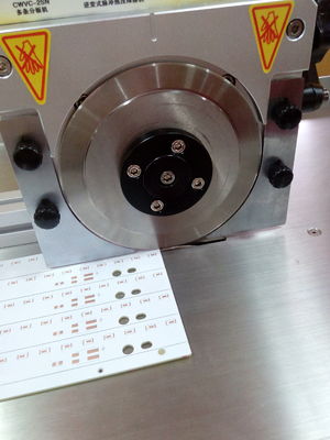 एलईडी लाइटिंग फैक्ट्री के लिए वी ग्रूव एमसीपीसीबी सेपरेटर प्री-स्कोर पीसीबी डिपनेलाइज़र: